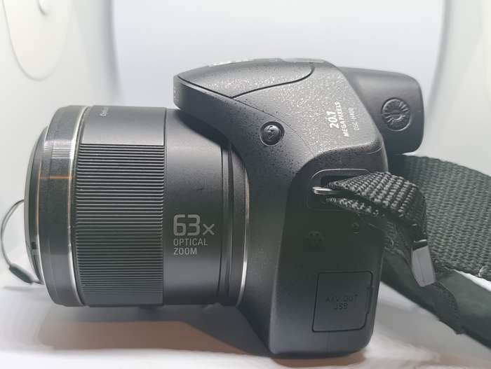 Sony Cyber-Shot DSC H400 - 20.1MP - 63x Zoom - Digital Camera