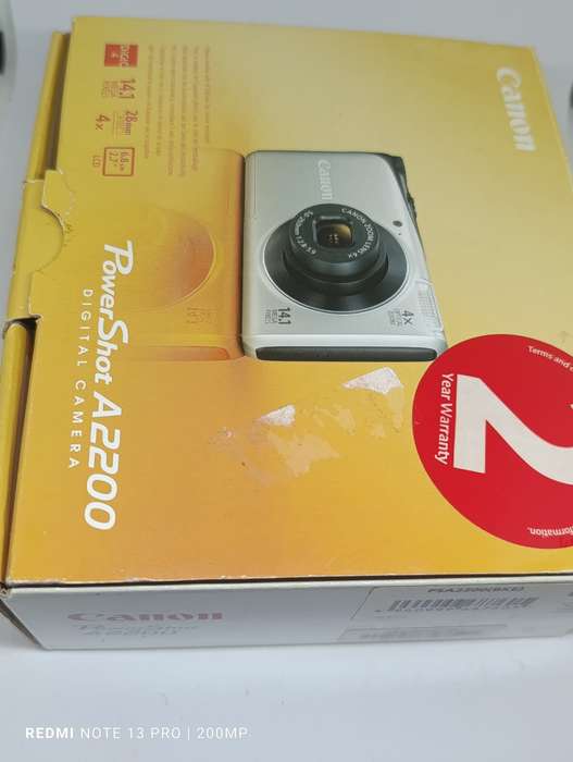 Canon PowerShot A2200 - 14.1MP - 4x Zoom - Digital Camera