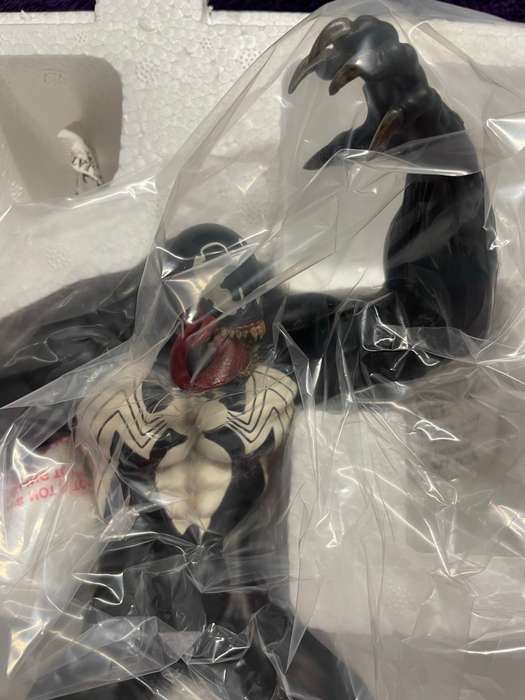 Gentle Giant Studios Venom Bookend Statue Marvel - - 87/450 Limited