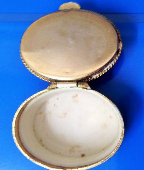 Pill Box porcelain top ROMA Fontana Di Trev *Italy yellow metal