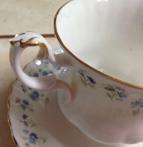 ROYAL ALBERT 1 DEMITASSE duoMEMORY LANE- cup has rimChip!!GREAT COUNTRY HOME DECOR!!*