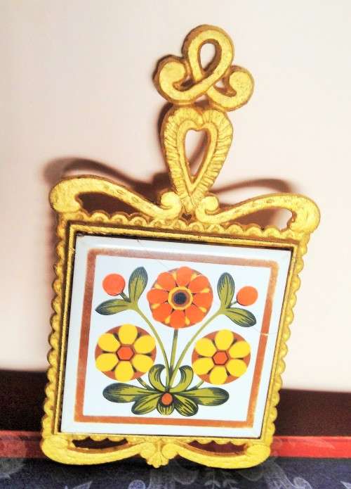 TRIVET CAST METAL *TILE repair*GREAT COUNTRY HOME DECOR*L@@KatMy*BUYNow*NO WAITING