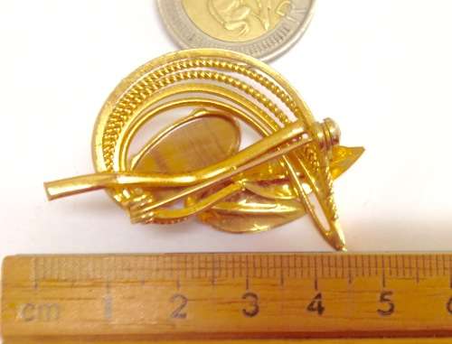 BROOCH - Gold tone  *TIGER EYE SEMI PRECIOUS GEM STONE