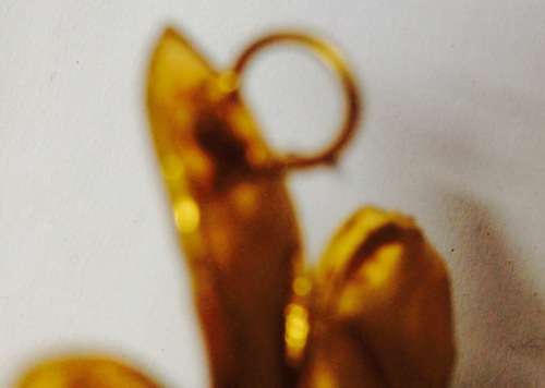 EXQUISITE - Orchid - Gold Blue trim Pendant Brooch +Chain stamped 18 k GP on Link Vintage Singapore