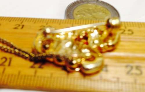 Necklace - BROOCH Gold Tone Elephant Ma + baby Gold Tone lovely coloured crystals