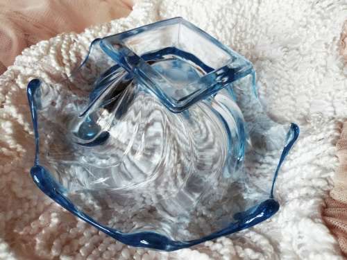 2 items VASE+FROG Art glass 8 point edges Swirl hand made in  England