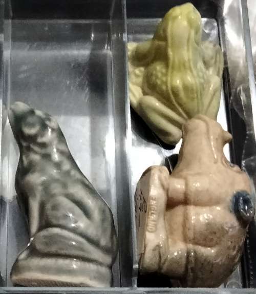 10  Figurines 9 WADE miniatures English