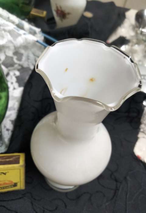 Opaline White cased frilled edges Vase+1 Green Murano Vase Look at my Buy Now listings No Waiting