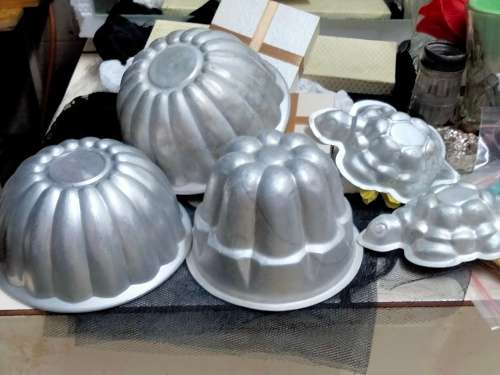 5 JELLY Moulds VTG  Aluminium or mousse or Kitchen wall decorLOOK at My BUY NOW items NO WAITING
