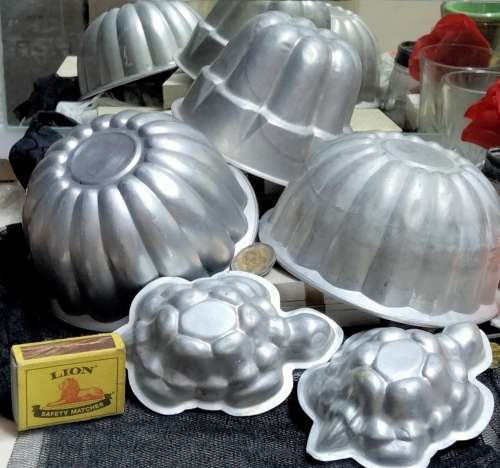 5 JELLY Moulds VTG  Aluminium or mousse or Kitchen wall decorLOOK at My BUY NOW items NO WAITING