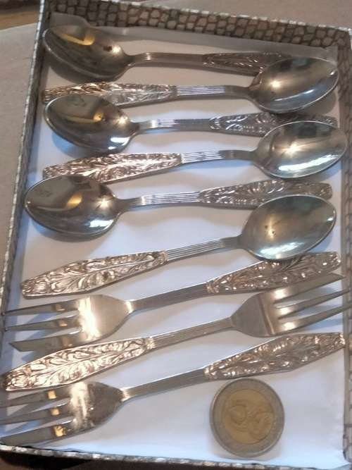 9 items -Novalux Holland 6 Tea Spoons +3 Cake forks+Dutch Box not original