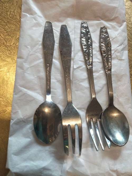 9 items -Novalux Holland 6 Tea Spoons +3 Cake forks+Dutch Box not original