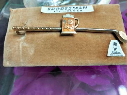!!RARE !!Vintage STRATTON Clip-19  on Beer m gold Tone metal  LOOK At My BUY NOW LISTINGS NO WAITING