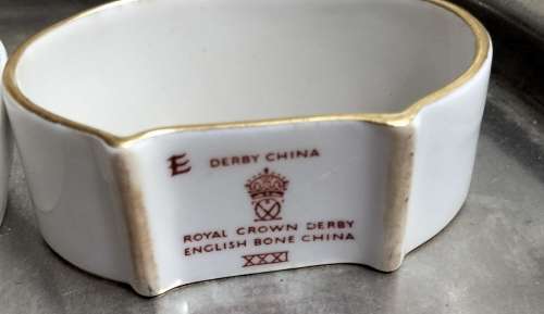 1 ROYAL CROWN DERBY Serviette Ring -Ceramic floral pattern