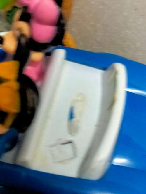 CAR+Mickey+Minnie Mouse in damage+1 McDonalds +3 small Toys*LOOK at My BUY NOW items NO WAIT