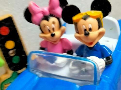 CAR+Mickey+Minnie Mouse in damage+1 McDonalds +3 small Toys*LOOK at My BUY NOW items NO WAIT