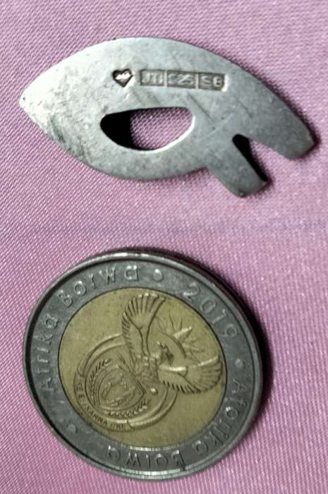 R pendant Sterling Silver 925  clearly marked LOOK At My BUY NOW items NO WAITING