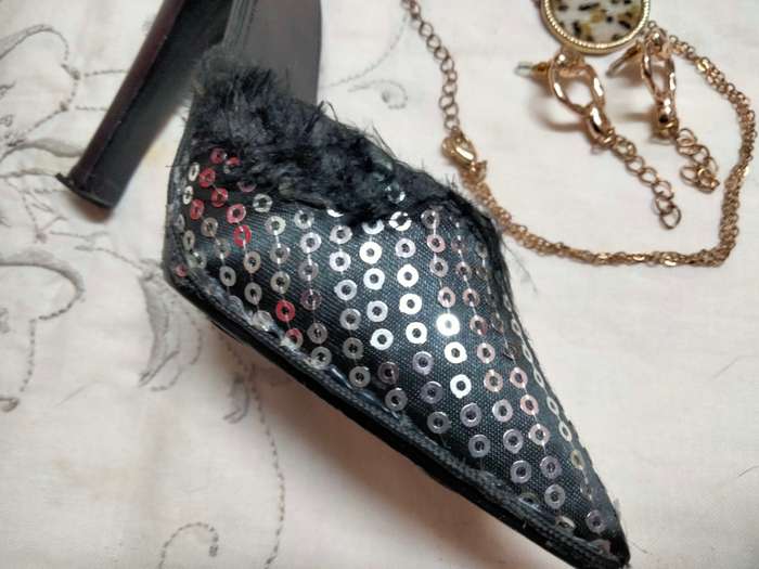 EARRINGS + Necklace+ Shoe tree Jewellery holder -VTG Style Fashion Jewellery