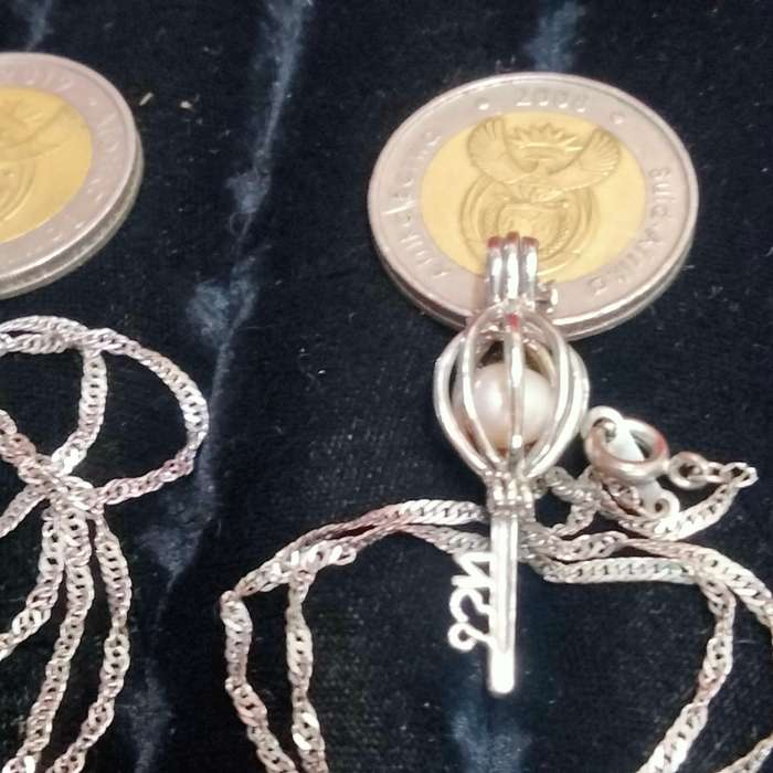 Necklace 18 KGP stamp on Chain bale pearl inside Key Cage 18 KGP LOOK At My BUY NOW NO WAITING