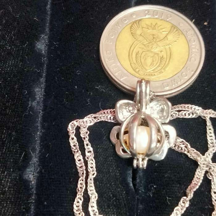 Necklace 18 KGP stamp on Chain bale pearl inside Key Cage 18 KGP LOOK At My BUY NOW NO WAITING