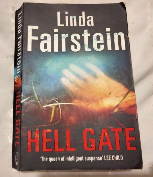Book Hell Gate Linda Fairstein this edition Published 2010 Pre-owned