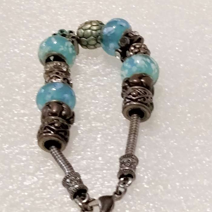 BRACELET Italian style 1 snake chain+ vintage charms and glass beads - silver tone metal core spacer