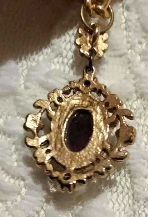 Necklace glass Amethyst 3D head+ shoulder edges Rhinestone Look at my Buy Now listings No Waiting