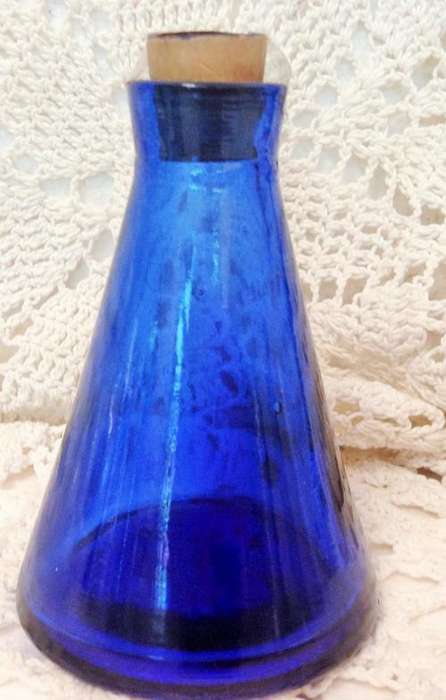 1 BLUE   GLASS BOTTLE   !!!! GREAT COUNTRY HOME DECOR!!!!