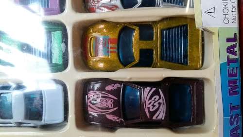FOR THE COLLECTOR : AS NEW, UNSCRATCHED PRISTINE CONDITION  SET OF 10 DIE-CAST METAL CARS IN BOX SET