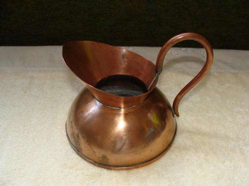 AWAITING THAT ARRANGEMENT FROM YOUR GARDEN : LOVELY VINTAGE COPPER JUG