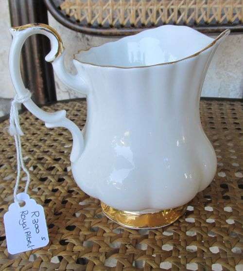 ROYAL ALBERT  MILK JUG . VAL D'OR