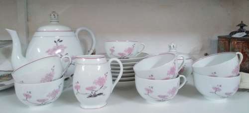 "COQUET" LIMOGE FRANCE TEA SET