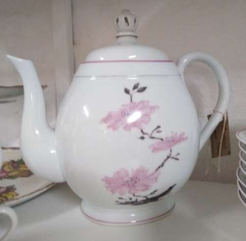 "COQUET" LIMOGE FRANCE TEA SET