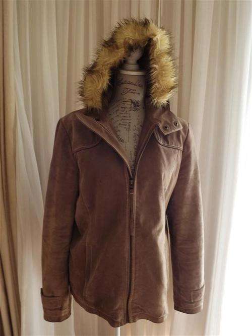 LADIES CAPE UNION MART DARK TAUPE PIG SUEDE  LEATHER JACKET WITH FUR HOOD- SIZE MEDIUM