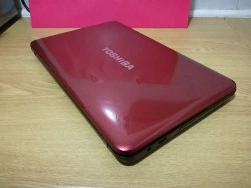 **GAMING**SUPERFAST**IMMACULATE**TOSHIBA C850 3210 i5 WITH RADEON GRAPHICS