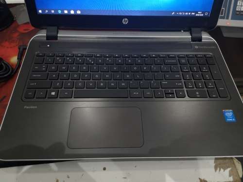 *Beautiful HP PAVILION 15*BEATS AUDIO*i3-4030U*4TH GEN*DVD WRITER*6GB RAM*1000GB HDD*HD DISPLAY*