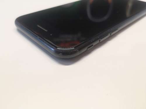 BLACK**APPLE IPHONE 7**(AT&T/T-Mobile/Global/A1778)APPLE A10 FUSION*32GB*RETINA*IPS*2GB RAM*QUADCORE