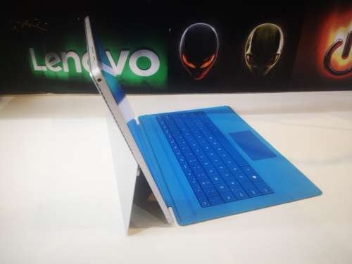 Microsoft Surface Pro 4*I7-6650U*1000GB SSD*16GB RAM*3K DISPLAY*TOUCHSCREEN*BACKLIT