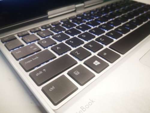 *ULTRA VERSATILE*HP ELITEBOOK REVOLVE 810 G3*i5-5200u*8GB RAM*256GB SSD*TOUCHSCREEN*