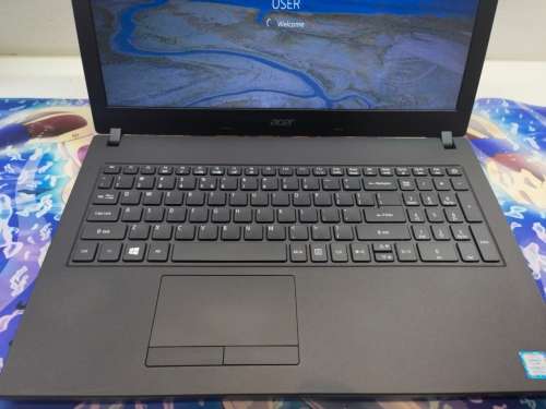 AS NEW!*ELITE ACER RANGE*VERY FAST!*ACER TRAVELMATE 2510*i7-8550U*8GB DDR4*256GB SSD*QUAD CORE