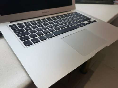 As New!*Mint!*INCREDIBLE!!*ULTIMATE 2017 APPLE MACBOOK AIR i5*128GB SSD*8GB RAM*HD 6000 GRAPHICS