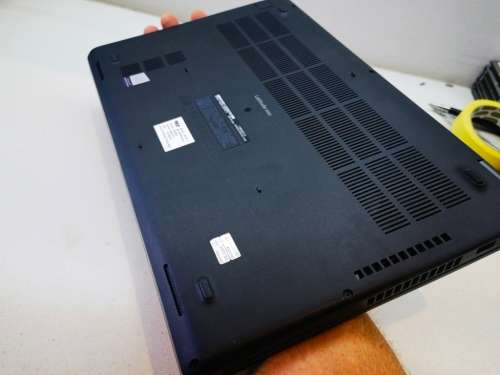 QUAD CORE*DELL LATITUDE 5500*i5-8265U*16GB*UHD 620*256GB SSD*FULL HD*