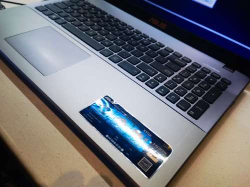 FAST!*HIGH SPEC!*ASUS X550L*i5-4200M*4GB RAM*240GB SSD*HD DISPLAY*SONICMASTER SOUND*