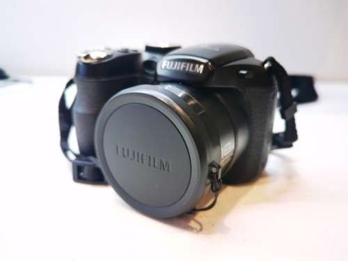 FUJIFILM FINEPIX S2995*SEMI DSLR*14MP*18X OPTICAL*28MM ZOOM LENS*