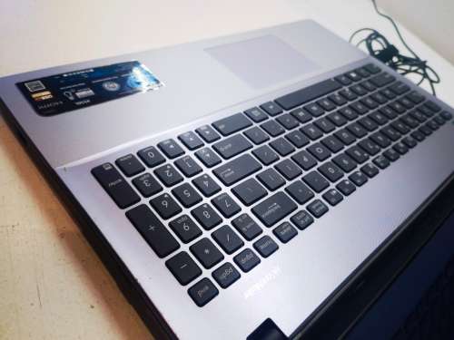 *ICE COOL TECH*FAST*ASUS X550M*i5-4200M*8GB DDR3*240GB SSD*SONICMASTER*INSTANT ON*
