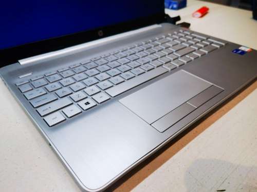 11TH GEN BEAST!*HP NOTEBOOK 15*i7-1165G7*16GB DDR4*512GB NVME*1000GB HDD*FHD*G7 GRAPHICS*WARRANTY