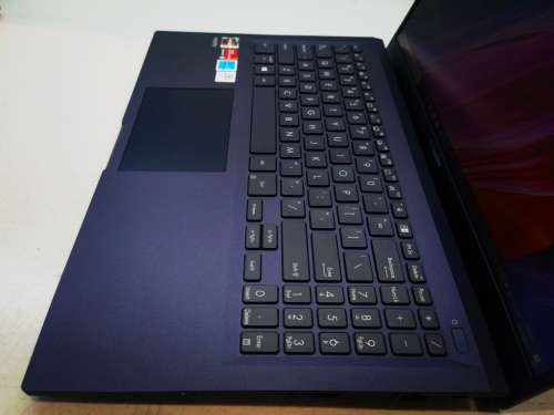 AS BRAND NEW!*ASUS EXPERTBOOK L1500*RYZEN 3-3200U*8GB DDR4*512GB SSD*FHD*RX VEGA 3 GRAPHICS*WARRANTY