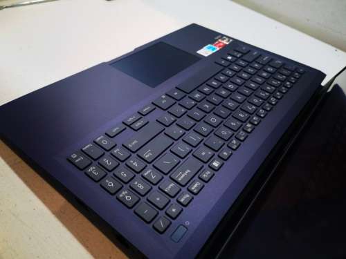 AS BRAND NEW!*ASUS EXPERTBOOK L1500*RYZEN 3-3200U*8GB DDR4*512GB SSD*FHD*RX VEGA 3 GRAPHICS*WARRANTY