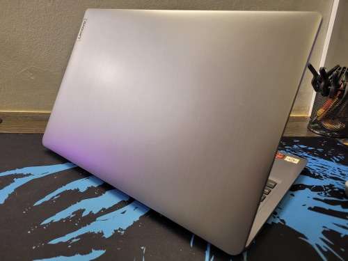 LENOVO IDEAPAD 3 15*AMD ATHLON GOLD 3150U*8GB DDR4*256GB SSD*RADEON GRAPHICS