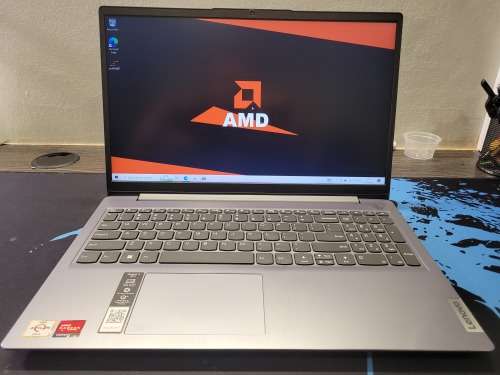 LENOVO IDEAPAD 3 15*AMD ATHLON GOLD 3150U*8GB DDR4*256GB SSD*RADEON GRAPHICS